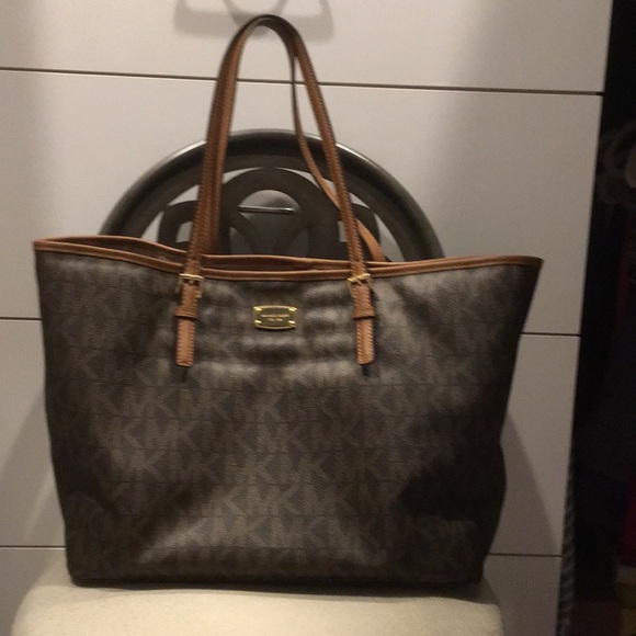 Michael Kors Handbags - Michael Kors Large Tote